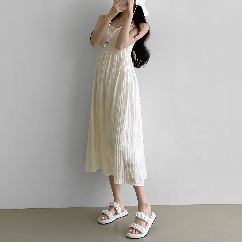 잇진 여성 어깨끈조절 백리스 셔링 롱 끈나시 원피스 21,900원