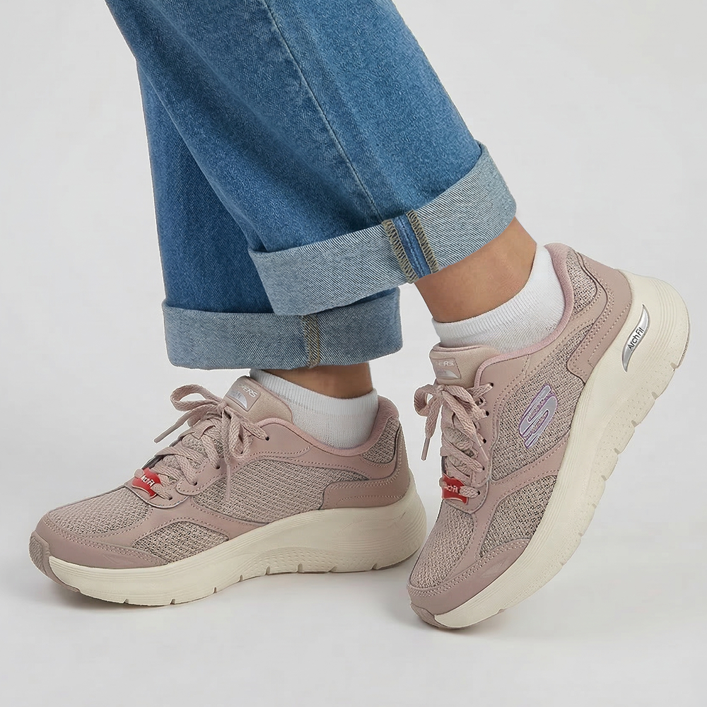 스케쳐스 여성 운동화 아치핏 키높이 5cm 워킹화 noknd 129,000원