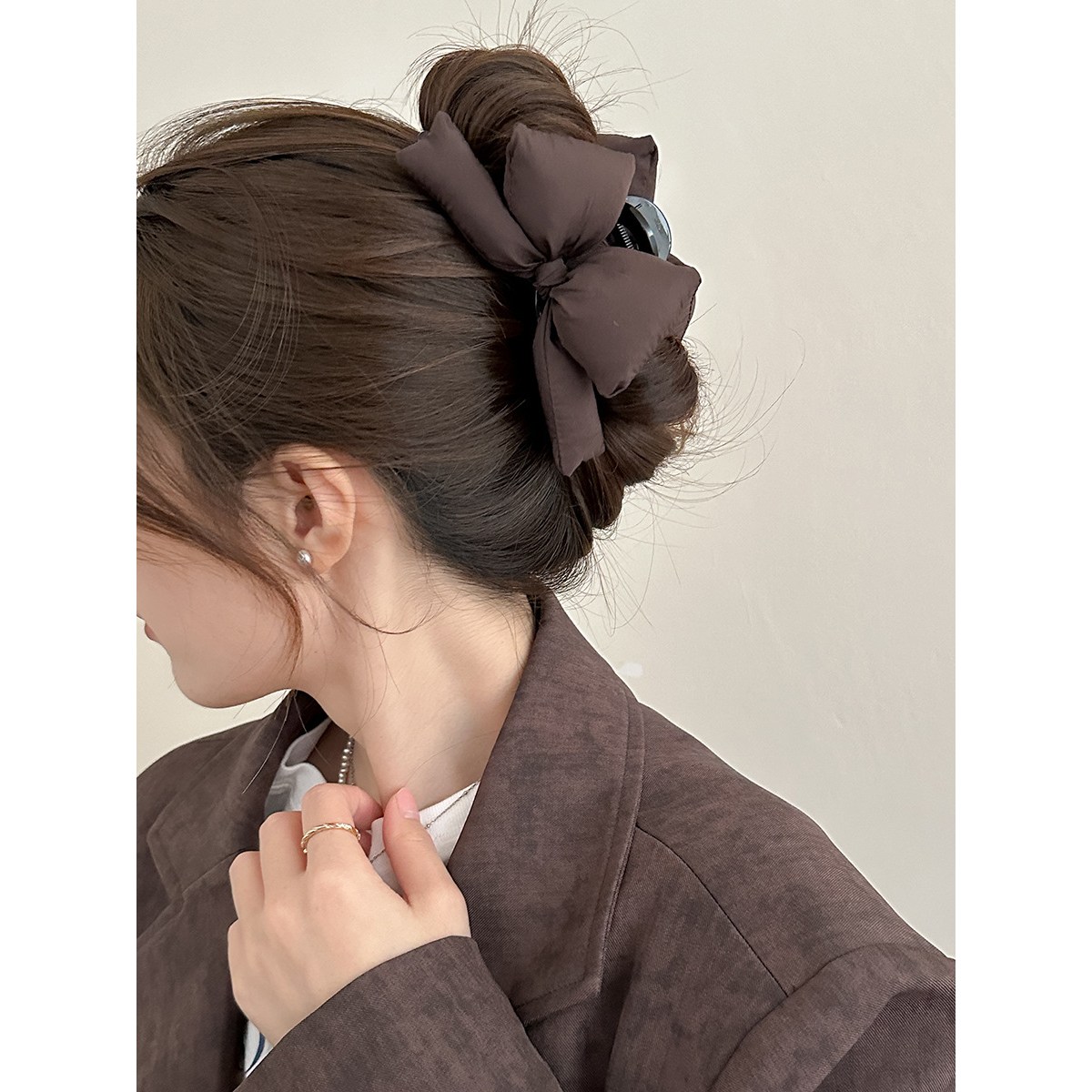 빵빵 패딩 대왕 리본 집게핀 겨울 헤어 악세사리 올림머리 반묶음 헤어핀 9,970원