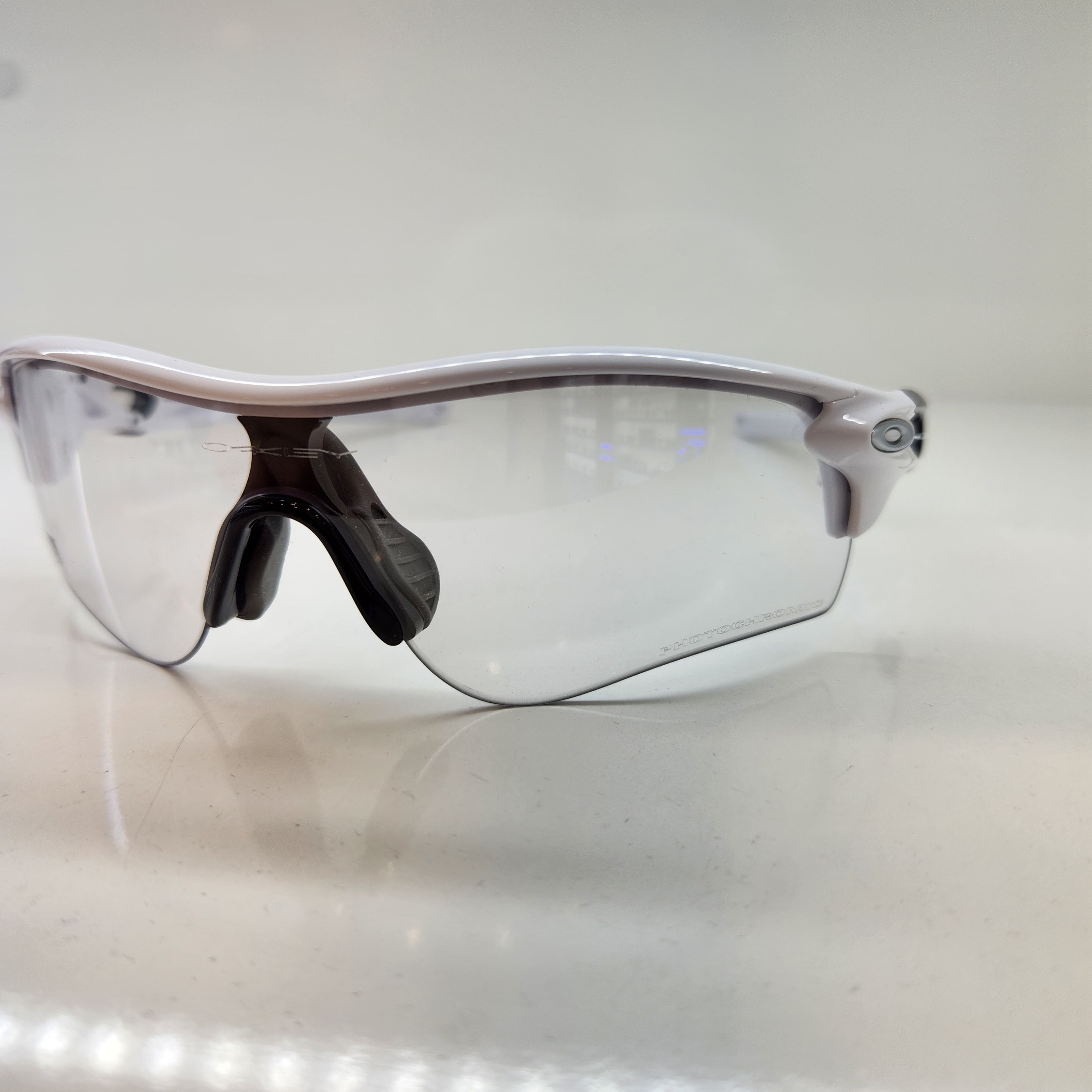 블루페퍼 안경원 오클리 OO9206-69 레이다락 변색  Radarlock path 아시안핏 변 야구 사이클 라이딩 골프 스포츠 고글 선글라스 359,100원