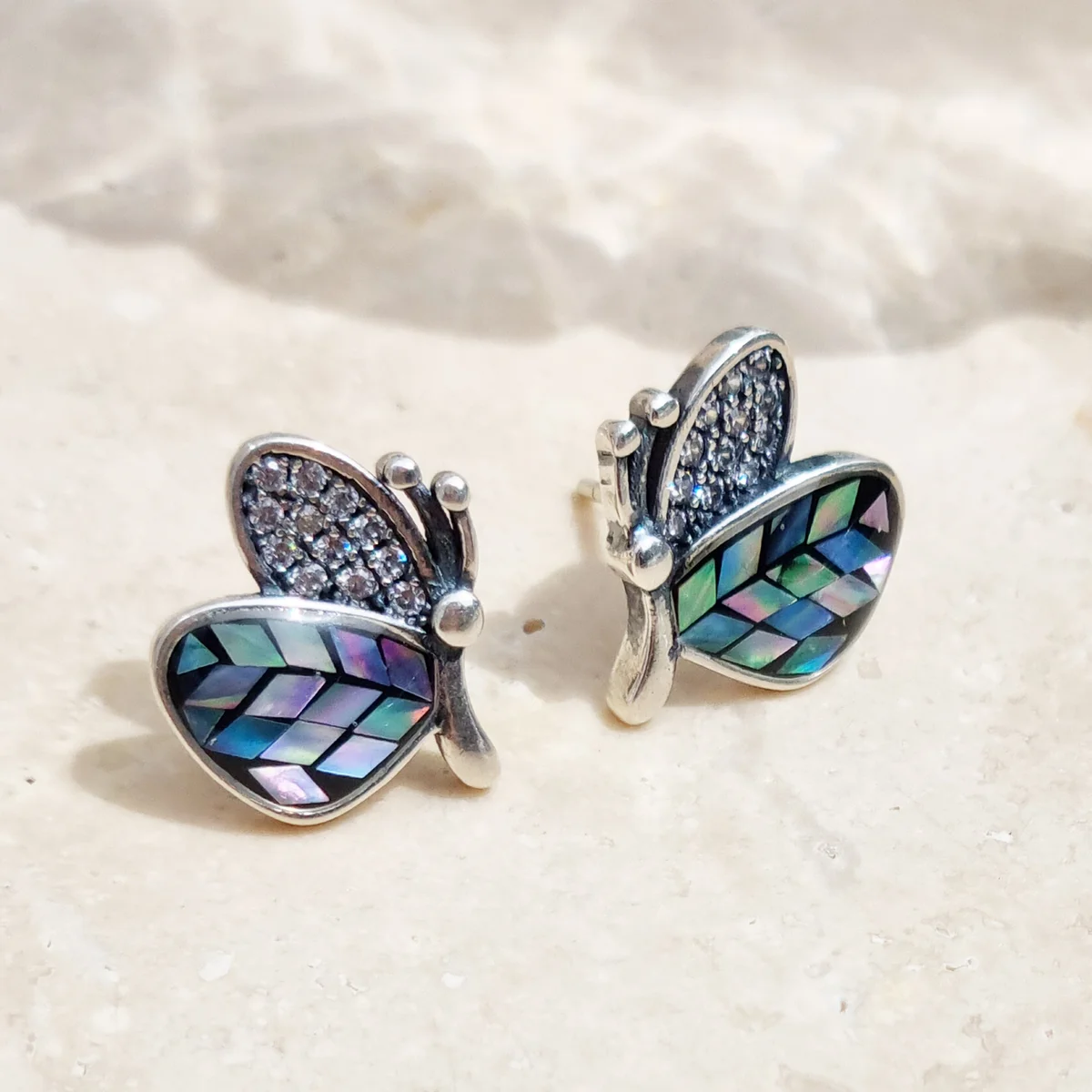 리즈타라 실버 925 블랙 천연 자개 나비 귀걸이 / 데일리 여성 여자 실버귀걸이 53,000원