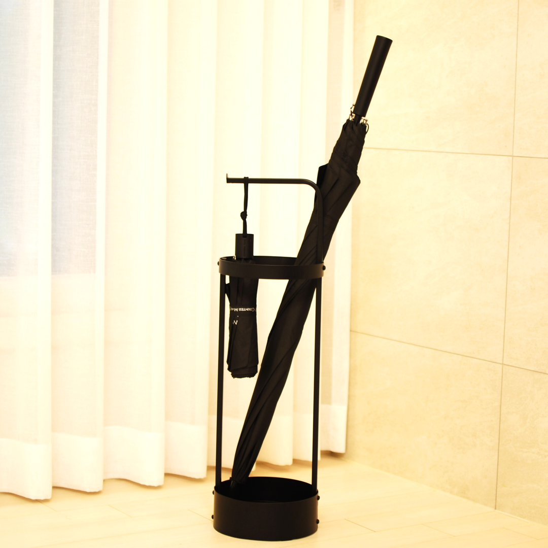 러블리썬 철제 모던 원형 매장용 우산곶이 우산꽃이 우산대 가게 개업 선물 현관문 꽂이함 사각 꼬지 걸이 관공서 미용실 식당 카페 업소용 원룸 철재 우산꽂이, 1개 33,900원