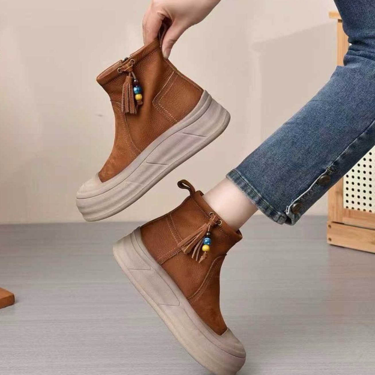 [슈앤가비] 빈티지 테슬 누벅 소가죽 앵클부츠 여성 통굽 캐주얼 105,000원