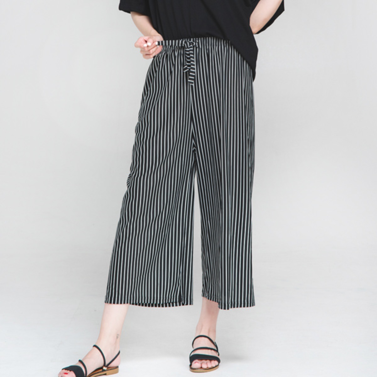 (1+1) 2장 묶음 이라인 여성 데이인 8부 아이스 통바지 와이드팬츠 15,900원