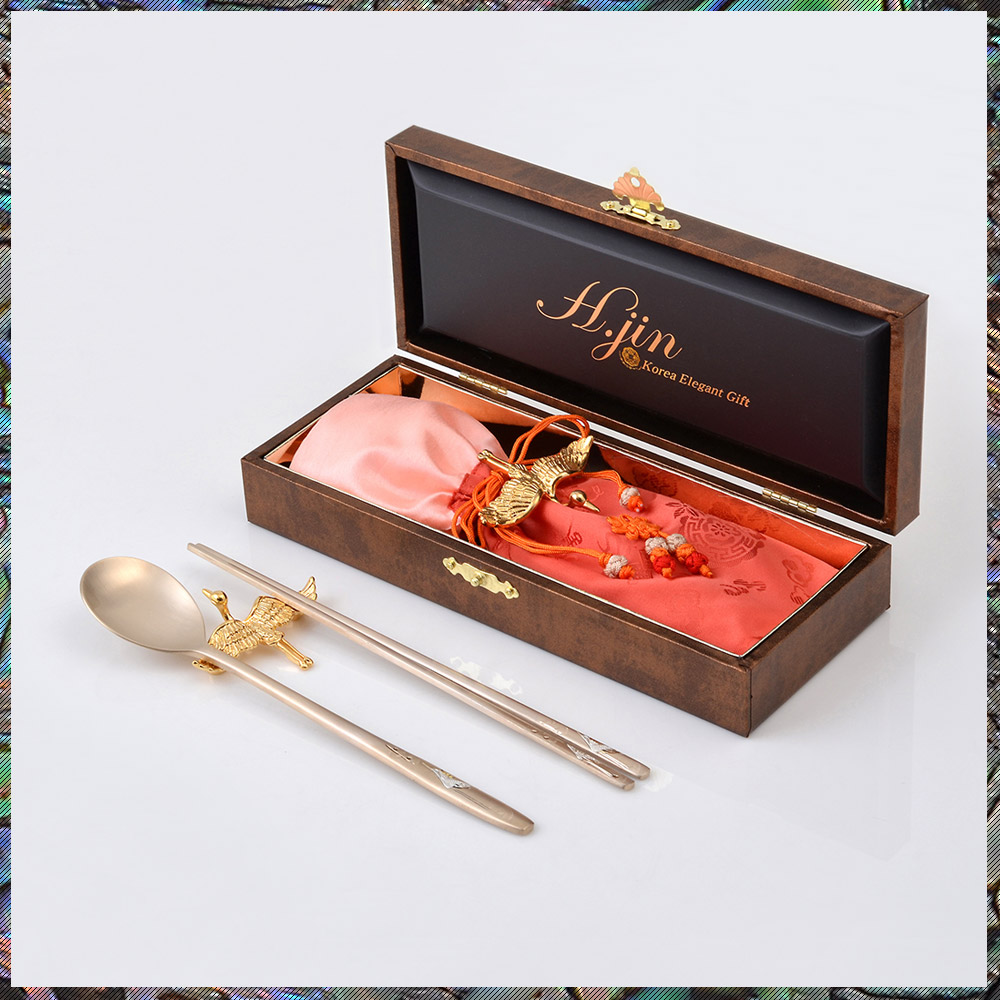 H.JIN 은상감 손조각 방짜유기 1인세트/ 동창회선물 동창회선물추천 롱티포크국산 매화유기수저세트 바깥사돈환갑선물 백일준비 부모님생신답례품 부장진급선물 부친상조문객선물 115,000원