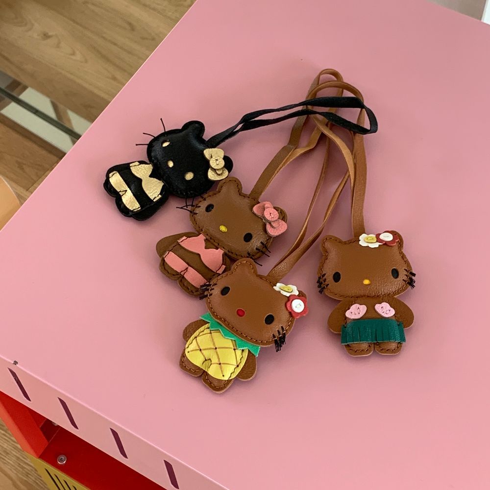 자체제작 키티 램스킨 양가죽 태닝 키링 프리미엄 가죽키링 데일리포인트키링 캐릭터키링 소장템 키홀더 백참 백꾸 32,000원