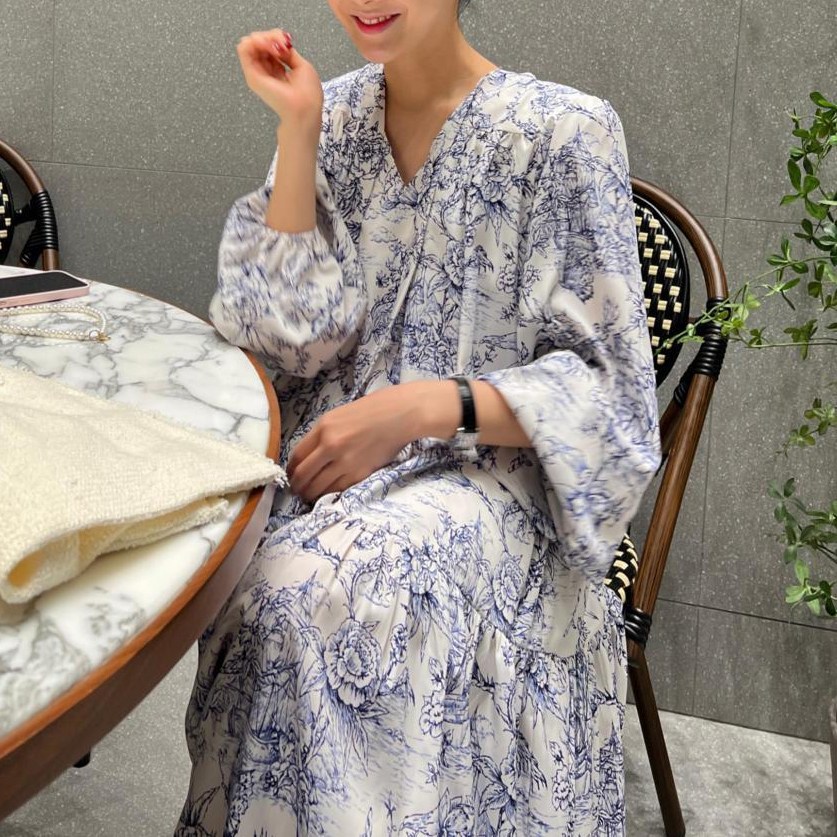 퀸앤조이 베노아 스카프 레이스업 롱 원피스 46,300원