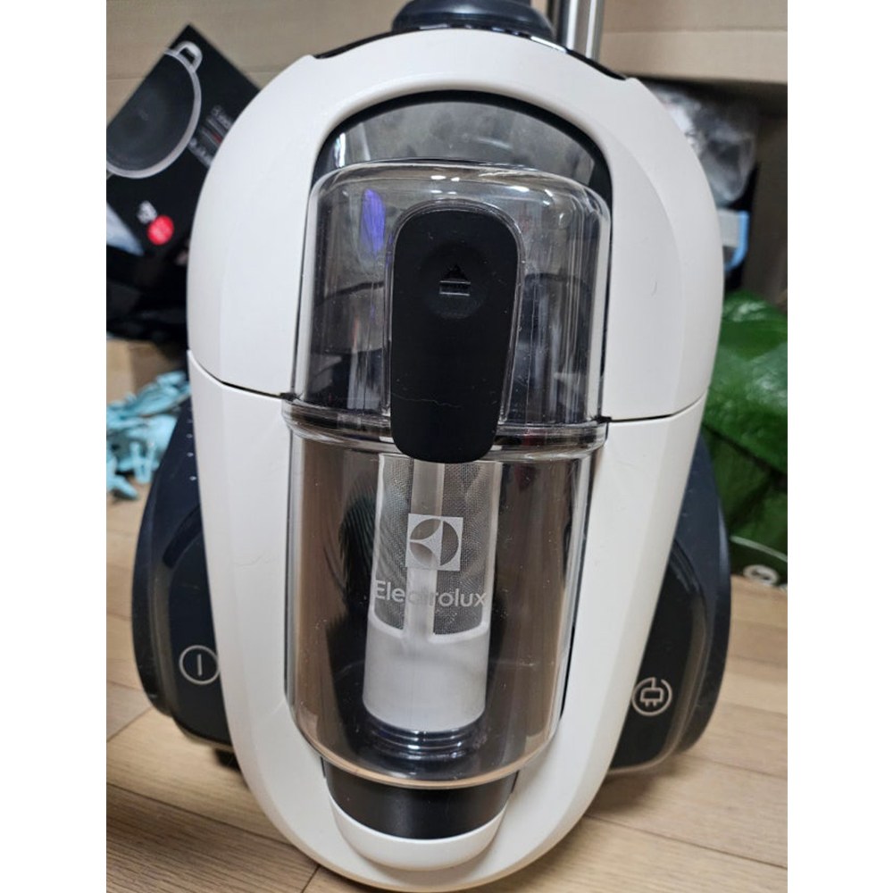 일렉트로룩스 얼티밋홈700 유선 청소기 223,890원