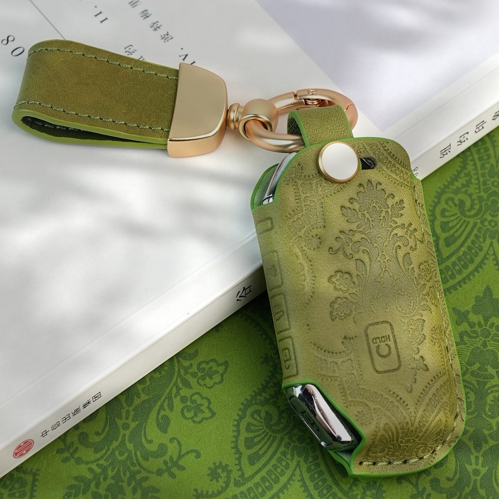 MODACE 기아 호환 두층우피 양가죽 자동차 스마트키케이스 레트로 문양 5번트, 소가죽 녹색, & 가죽 스트랩 29,550원