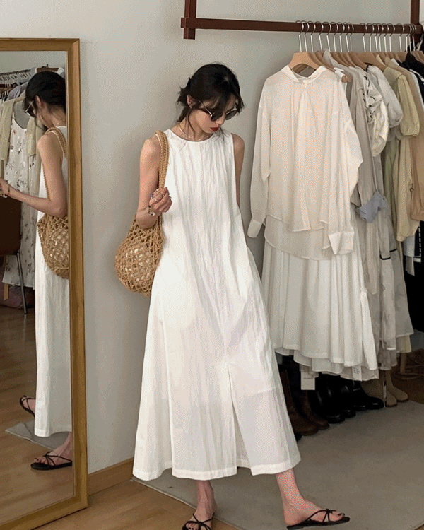 루어스룸 마들렌 라운드넥 나시 민소매 바스락 플레어 롱 원피스 41,900원