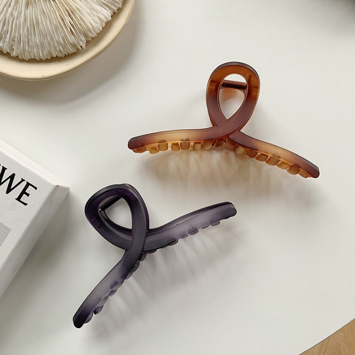 해피제이 빅사이즈 무광 톤다운 올림머리 집게핀 13cm 2종 세트 3,900원