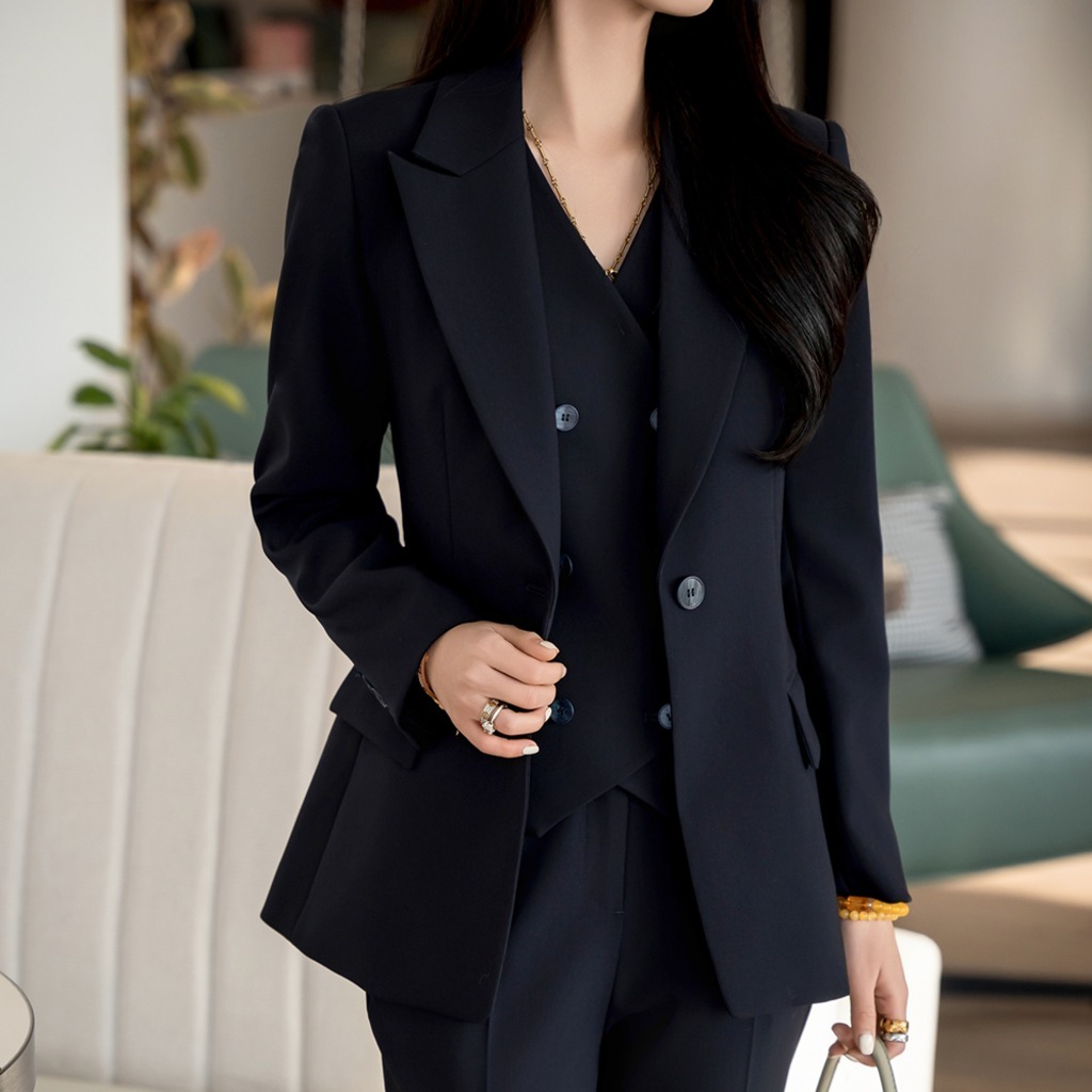 [미쎄] 여성 네이비 쓰리피스 정장 슬림핏 자켓 베스트 팬츠 세트 168,000원