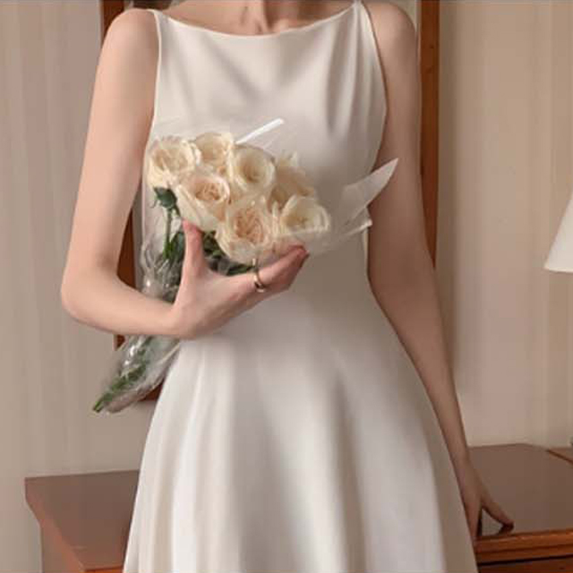 비비에모 끈나시 라운드넥 드레일 롱 슬림 원피스 03121 54,400원