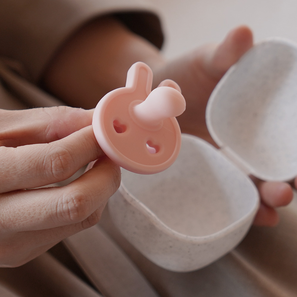 아띠래빗 올실리콘 토끼 쪽쪽이 + 전용 케이스 10,900원