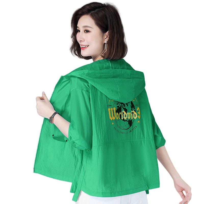 ROYALBELLE 여성 자외선 차단 후드 점퍼 아웃터 집업 바람막이 오버핏 통기성 좋은 외투 Y032507 17,900원