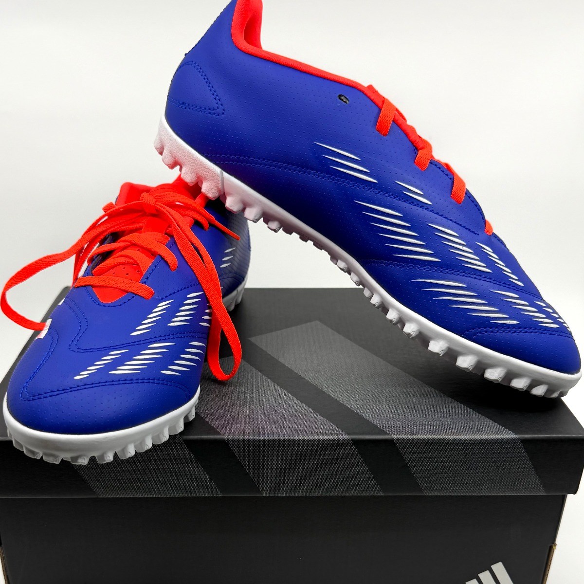 아디다스 풋살화 프레데터 클럽 TF 축구화 남성 여성 60,000원