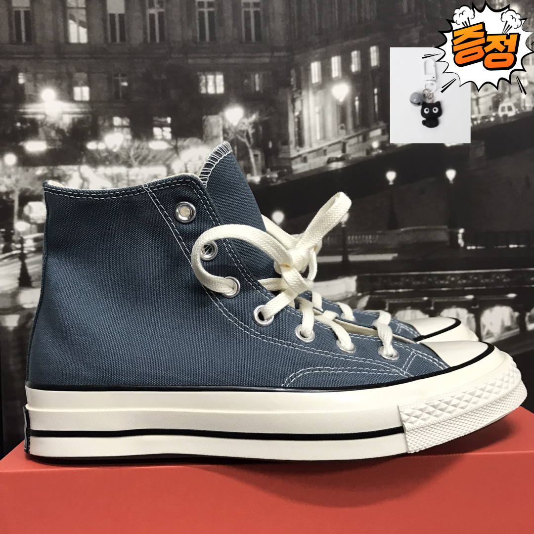 컨버스 남녀공용 네이비 캔버스 스니커즈 운동화 올스타 하이 클래식 커플화  키링증정 89,000원