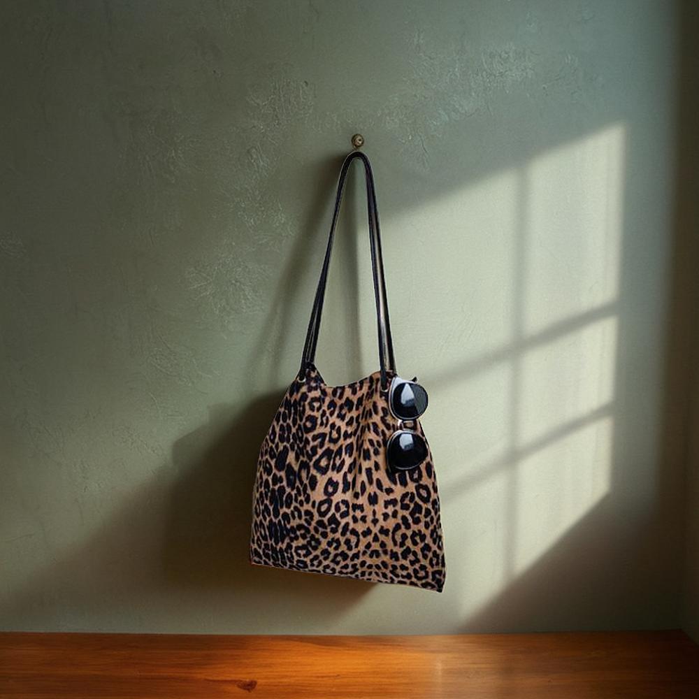 KIMTAEBORI 호피 레오파드 스웨이드백 여성용 데일리 숄더백 캐주얼 스타일 28,320원