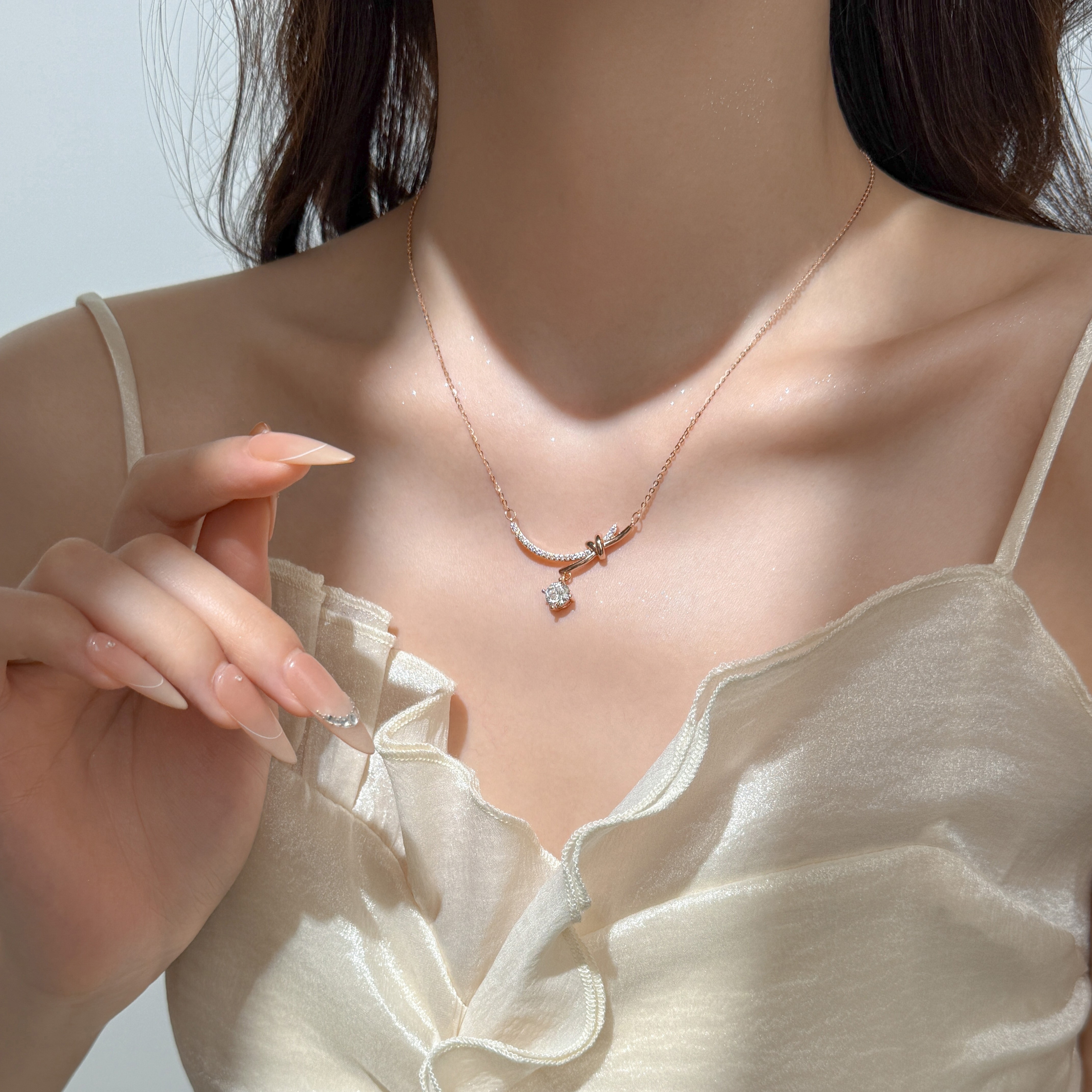 매듭 디자인 모이사나이트 목걸이 1캐럿 S925 순은 14K/18K 도금 고급스러운 여성 주얼리 GRA 인증 선물 148,800원