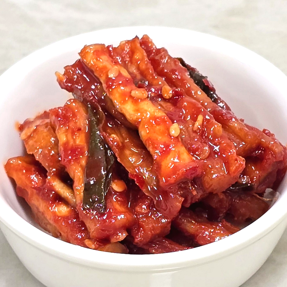 동백찬 무말랭이 무침 2kg 4kg 8kg 16kg 두남 고추잎 고춧잎 무우말랭이 대용량 업소용, 1개, 16kg 99,800원