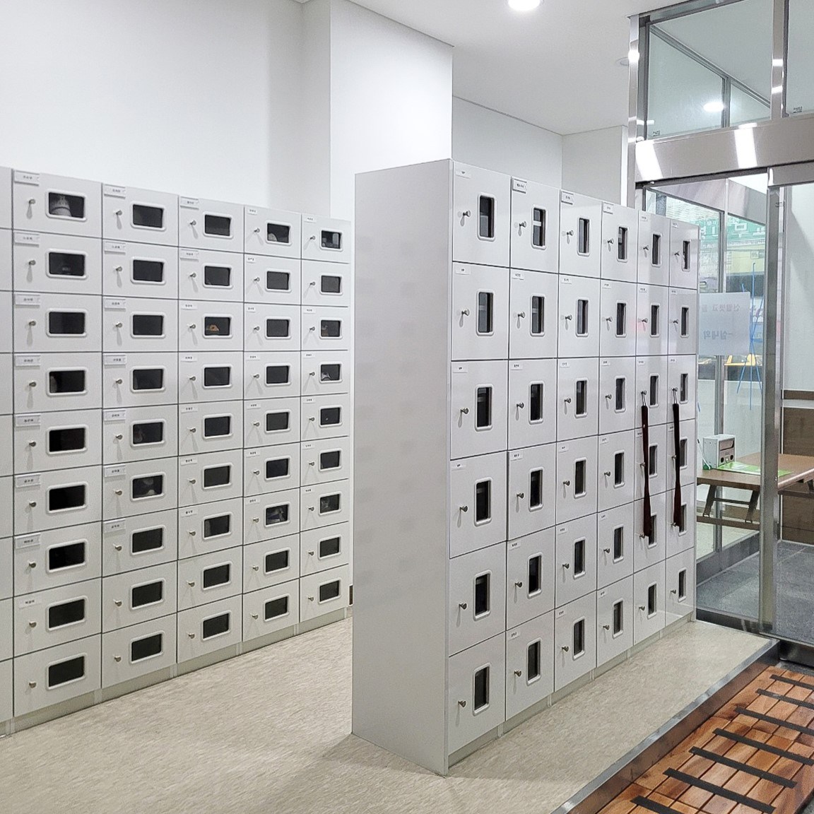 지원기업 한칸당 가격 최소수량 10칸이상 가능 투명창1단신발장 투명창2단신발장 개인신발장 사무실 신발장 헬스장 학원 회사 배송비착불, 화이트 18,000원