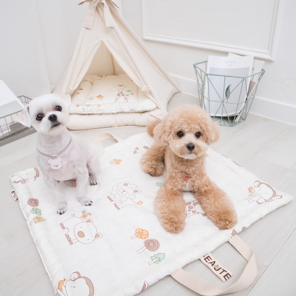 사계절용 순면 강아지 휴대용 피크닉방석 산책매트 21,900원