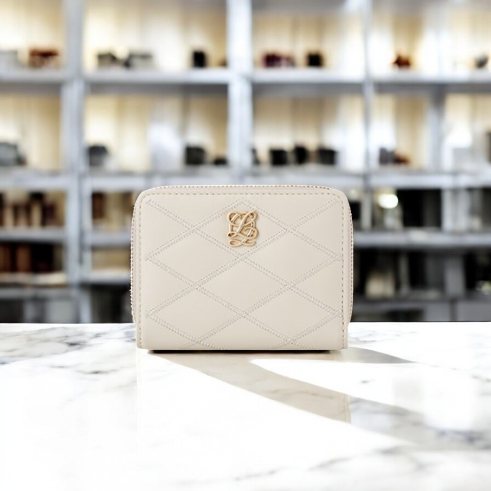 정품보장 루이까또즈 아이보리 퀼팅 지퍼 반지갑 여성 소가죽 지퍼돌이 지갑 선물추천 109,000원