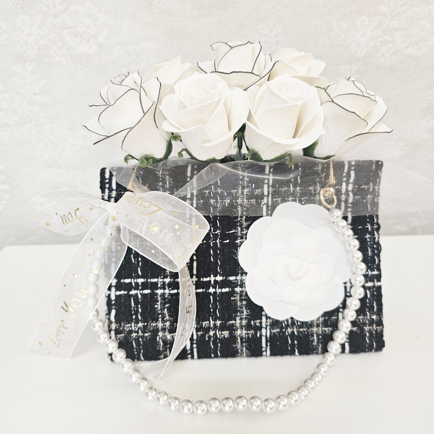 낭만의 숲 핸드백 꽃바구니 꽃다발 비누꽃+쇼핑백, 블랙 38,100원