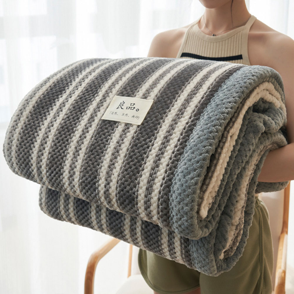 오텔르 부드러운 체크 무늬 담요 35,700원