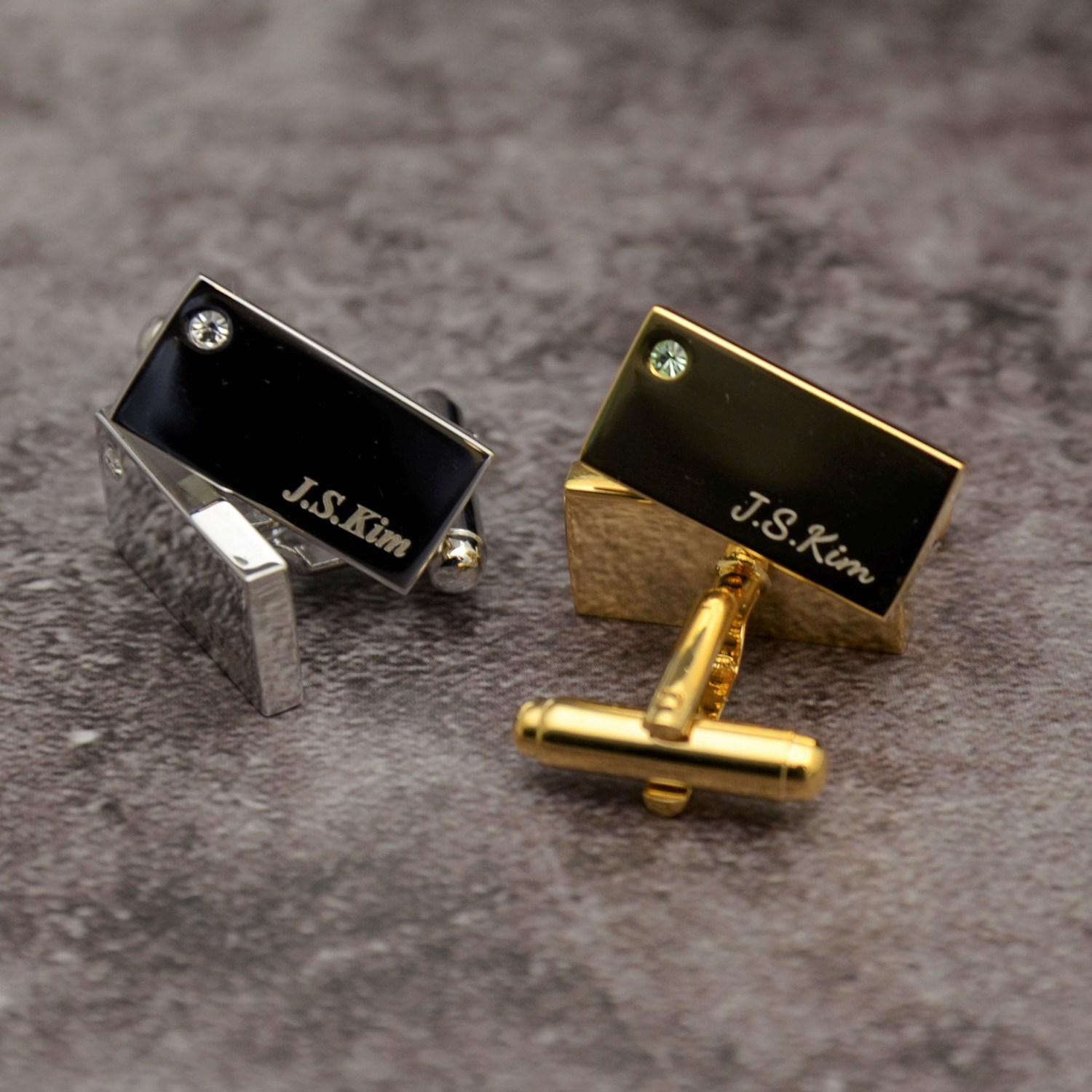 디포나인 탄생석 커프스버튼(이니셜각인)_ 18,900원