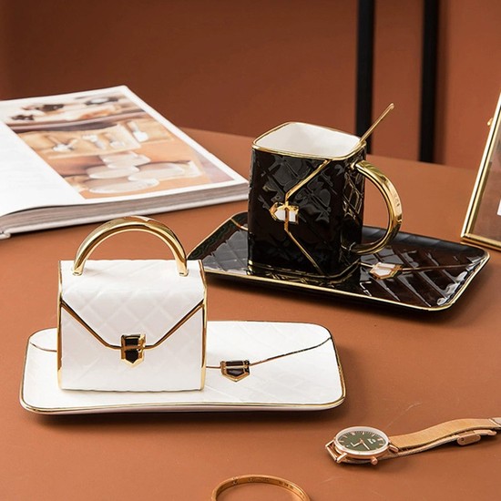 특별한 집들이 신혼부부 선물 [명품백 머그컵 플레이트 스푼 세트 고급 머그잔 4color 특이한 컵 카페 커플 답례품 잔] 31,430원