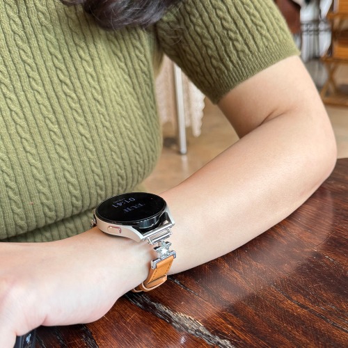 갤럭시워치 8 7 6 5 4 스타 큐빅 레더 별포인트 클래식 FE 여성 가죽 밴드 시계줄 데일리룩 24,900원