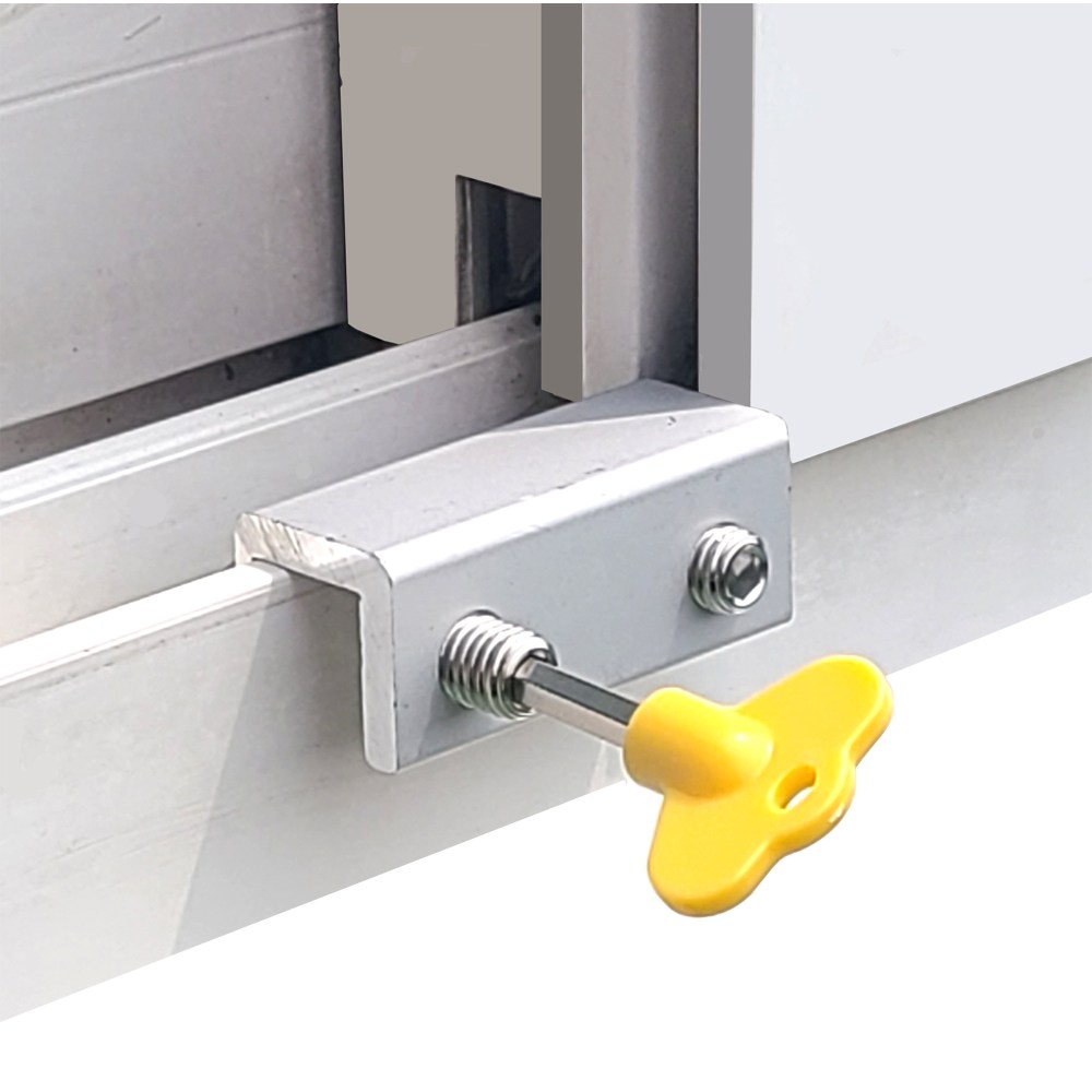 디데이마트 창문고정 안전 잠금장치 방범 보안 베란다 창문잠금 샷시 미닫이문잠금 창문스토퍼 방충망잠금 열림방지 윈도우락 6,900원