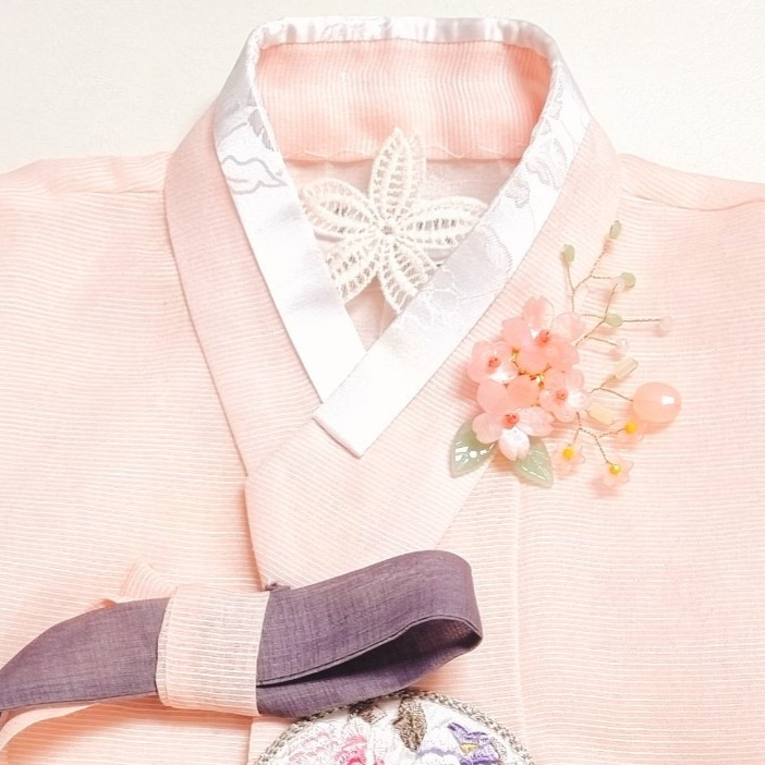 BEEU 비유 분홍 벚꽃핀, 한복 브로치 빗핀 비녀 집게핀 똑딱핀 명절 설 돌잔치 혼주 예식 국악 여성 여아 성인 한복 올림머리 비녀 헤어핀 머리핀 머리장식 장신구 헤어악세사리 15,800원