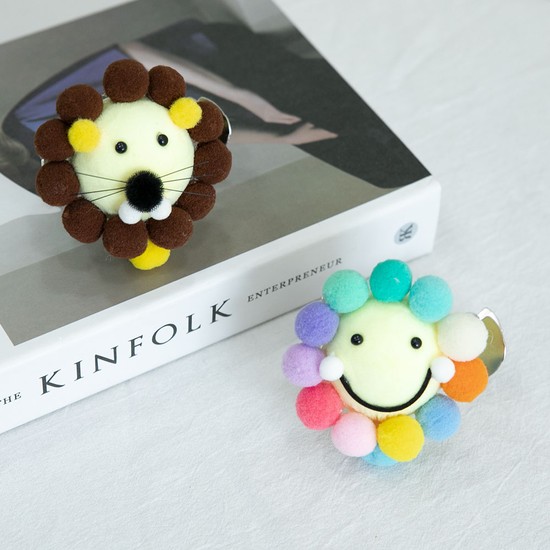 스마일 인형 커튼 집게 타이백 7cm 2컬러 인테리어 실내 장식 소품 고정 홀더 선물 꾸미기 5,000원