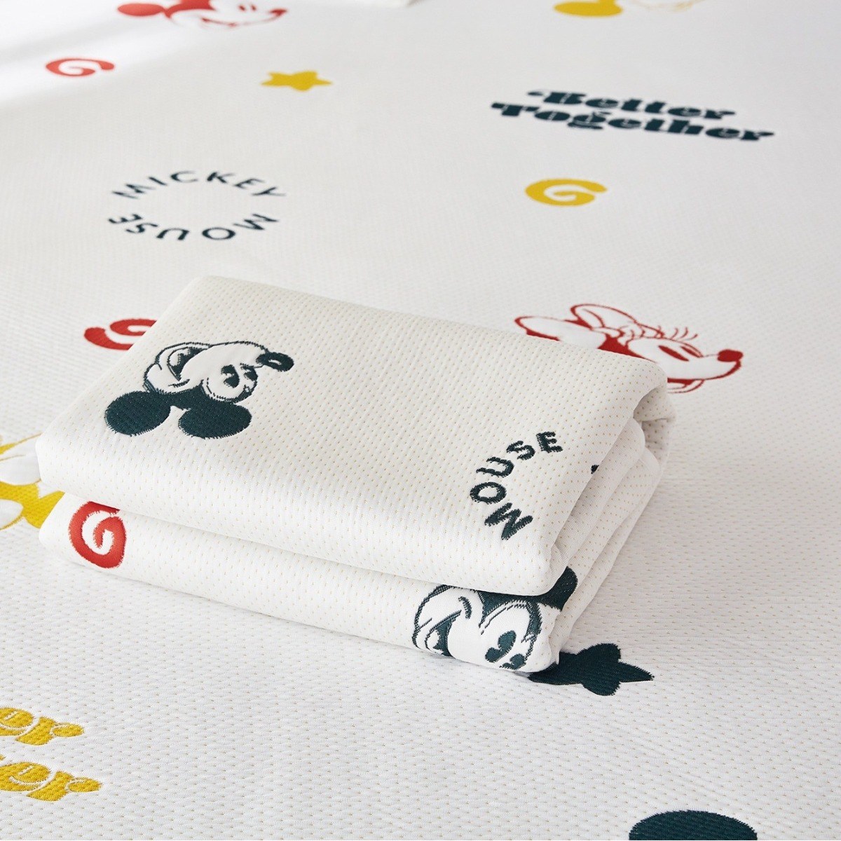 한일의료기 디즈니 오코텍스 프리미엄 아이스쿨 냉감패드 미키미니 싱글/슈퍼싱글/슈퍼퀸, 쿨매트, 미키미니 36,900원