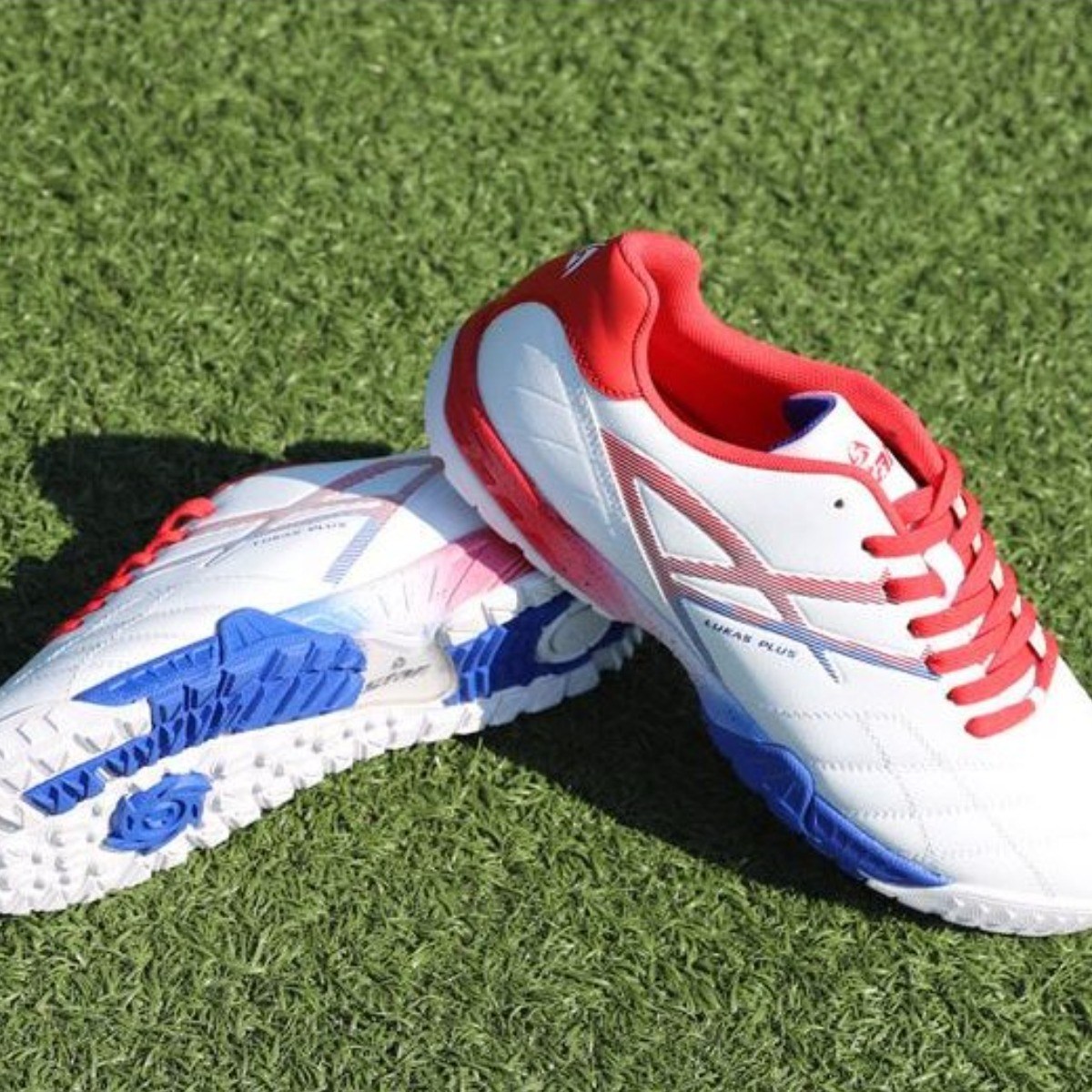 2024 스타 루카스 플러스 최상급 족구화 학교체육 입문자 상급자용 선수용 90,060원