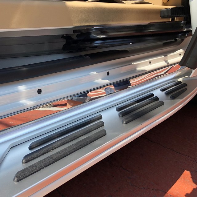 더뉴 올뉴 카니발 미카 LED 면발광 사이드스텝 자동차용품 마에라, 1개 328,000원