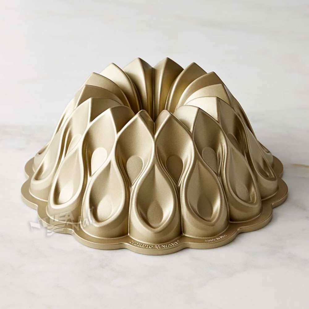 노르딕웨어 애니버서리 크라운 번트 팬 10" NORDIC WARE 70TH ANNIVERSARY CROWN BUNDT PAN 136,900원