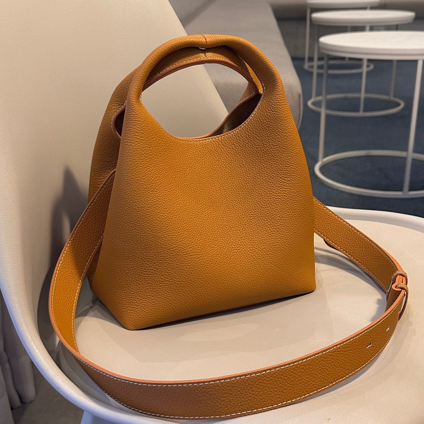 소가죽 여성숄더백 데일리명품 쉐입백 디자이너 20 30대여자가방 87,000원