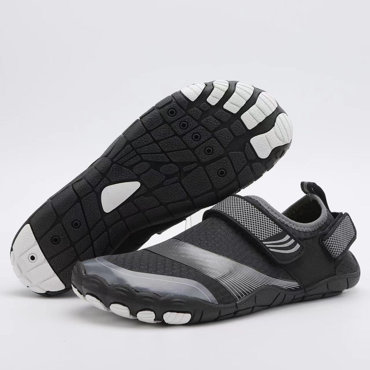 TAOMI 벨크로 커플 아쿠아슈즈 10,800원