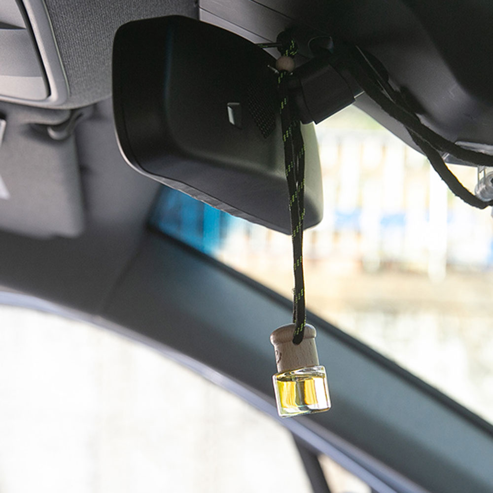 자동차 천연나무 우드캡 천연 방향제 고농축 아로마 에센스 오일 실내 냄새제거 가정 화장실 3,500원