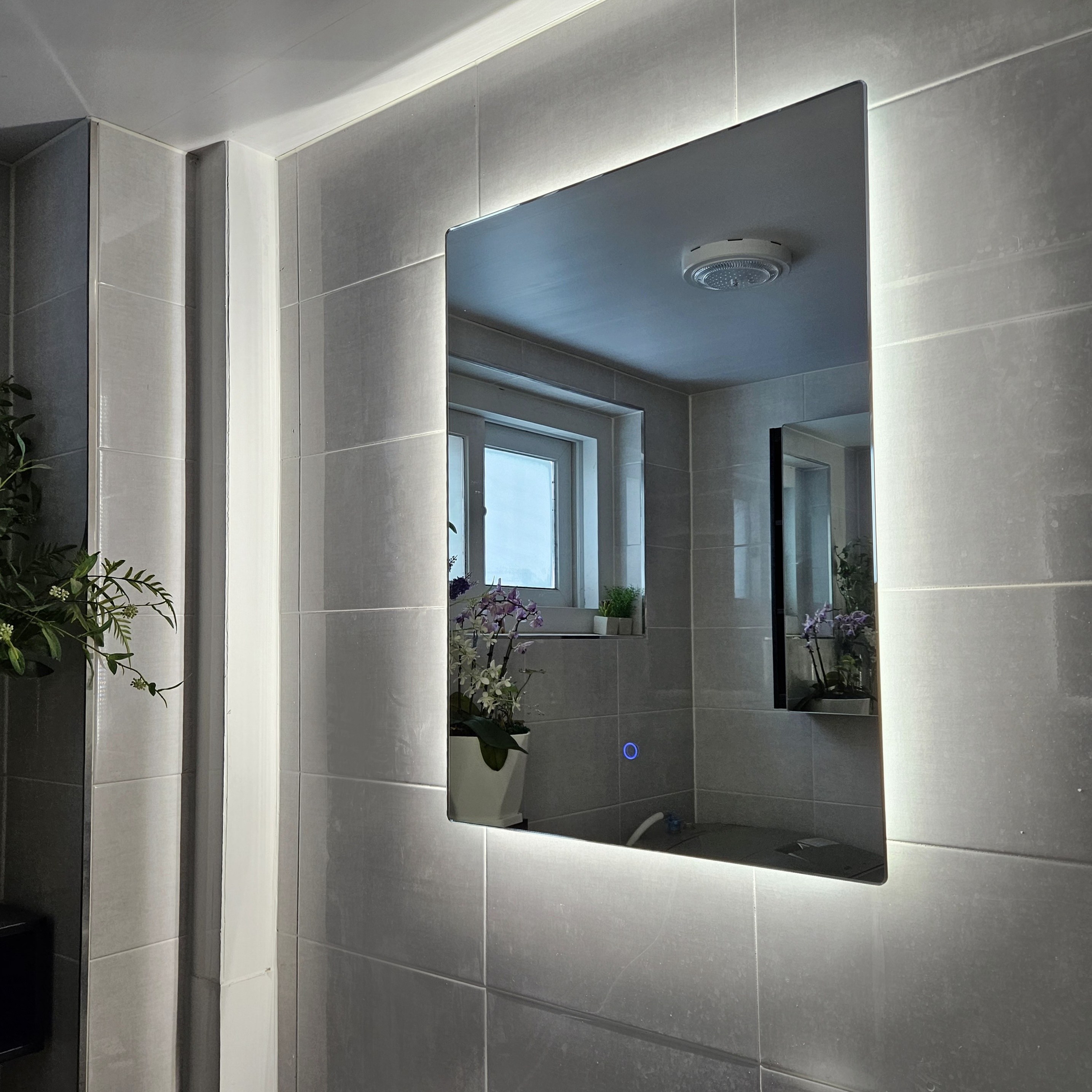 A6마트 국산욕실조명거울 LED사각라운드거울 터치형(3색변환) 137,000원