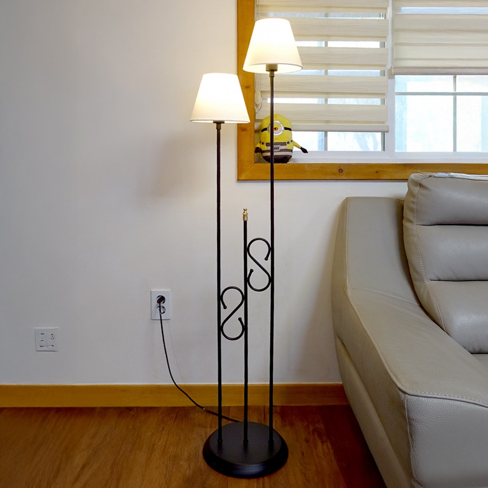 엘리 2등 장스탠드 거실 스탠드 조명 식물등 무드등 국내생산 3단터치 LED 142,240원