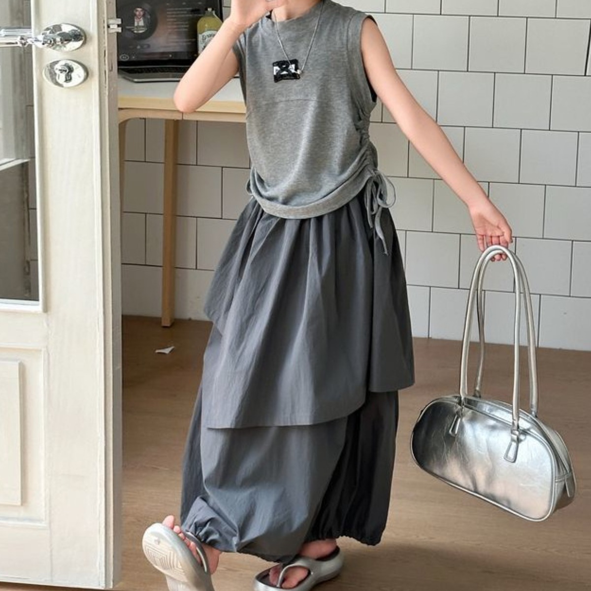 해피유통어린이 여아 패셔너블 캐주얼 세트 민소매 탑과 레이어드 롱스커트14세 이상 XG03 41,000원