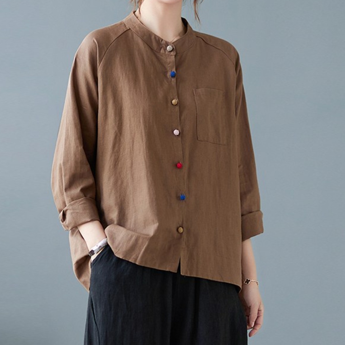 퀸앤조이 컬러 콩알 단추 차이나 셔츠 12,800원