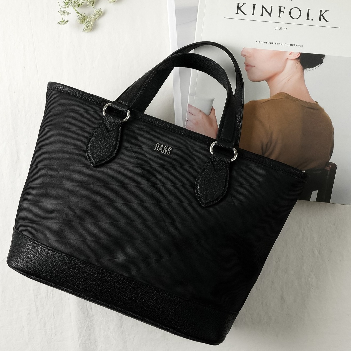 닥스 여성용 타탄체크 자카드 토트백, 블랙, DCBA6EC06BK 203,150원