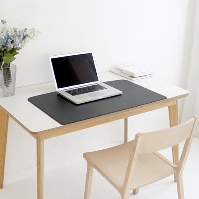 리더스토어 대한민국 가죽 메탈 데스크매트 대형 80cm 다크브라운 105,000원