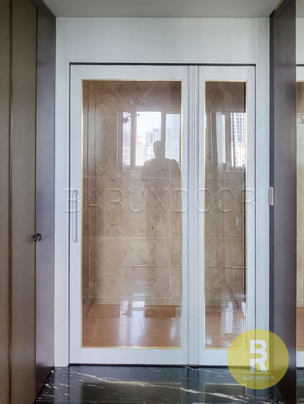 53번 폴딩스윙중문 펄화이트 투명강화유리 // 현관중문,시공비포함,소음차단,반려견안전,맞춤제작,아파트빌라중문, 1개 1,553,000원