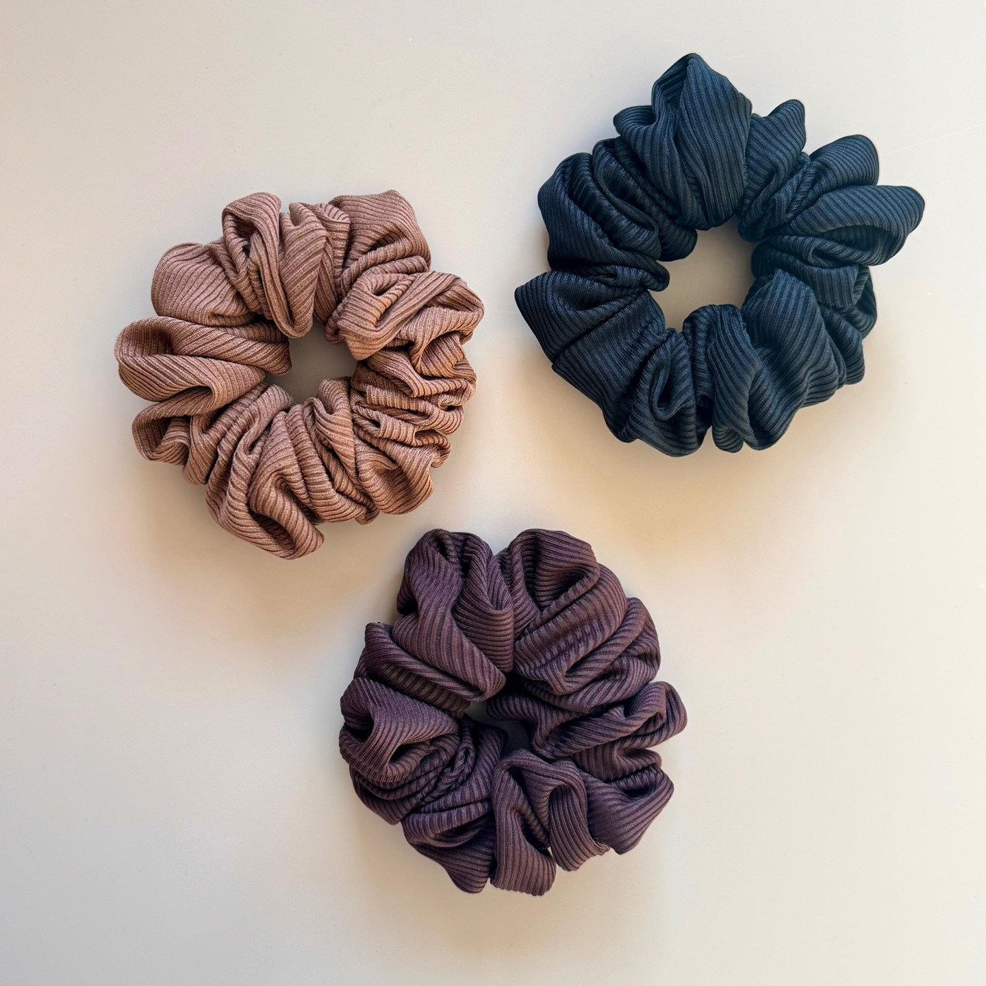 [비마롱] 데일리 골지 무드 곱창 머리끈 3컬러 봄 곱창머리끈 3p 1세트 9,900원